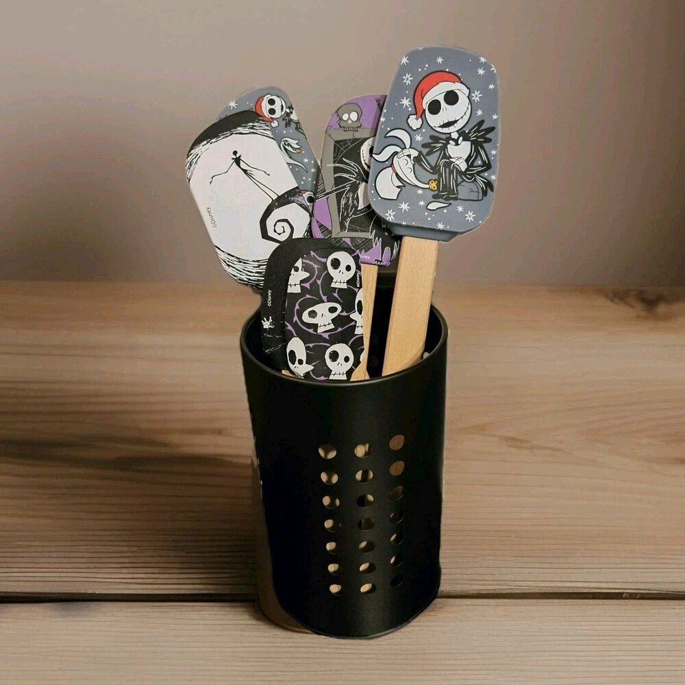 Disney  Nightmare Before Christmas Spatula 6pc Lot Plus A Metal Utensil Holder